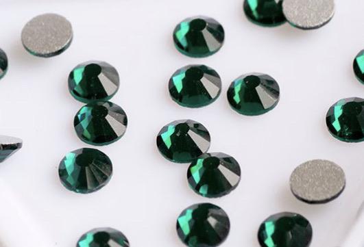 Emerald Green Flatback Crystal Rhinestones For Nail Art & Crafts - Non Hotfix, No Glue, Round Glass Stones